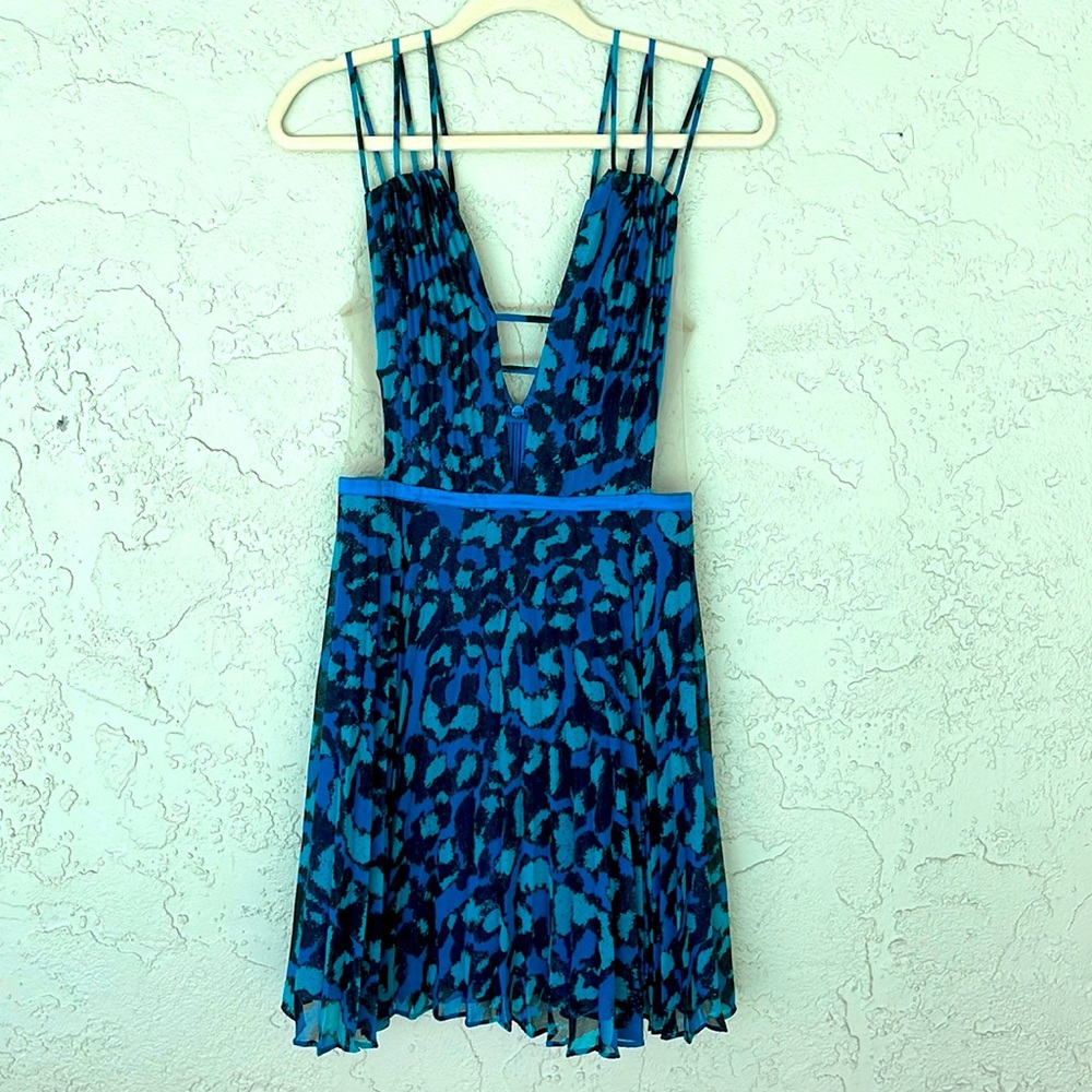 Bebe dress